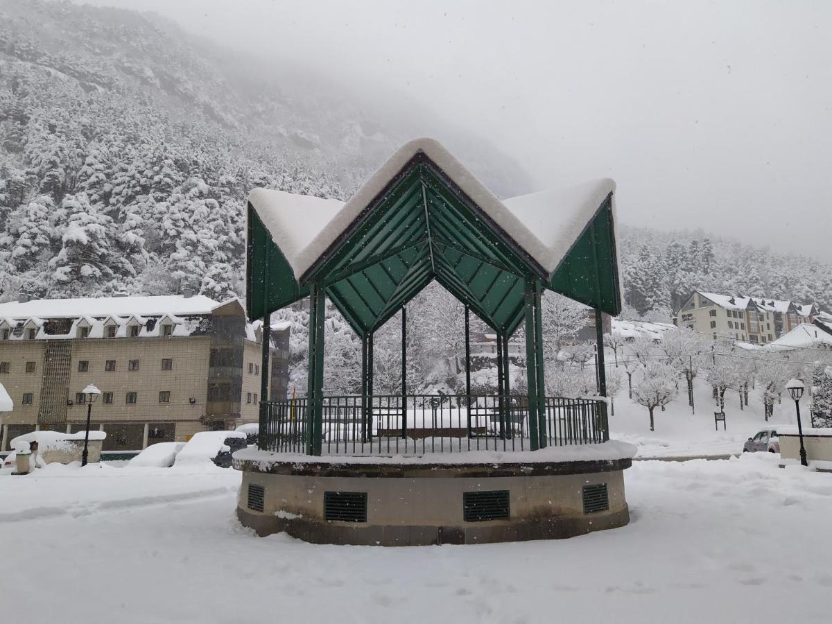 Apartamento De Montana "Nueva Canfranc" ภายนอก รูปภาพ