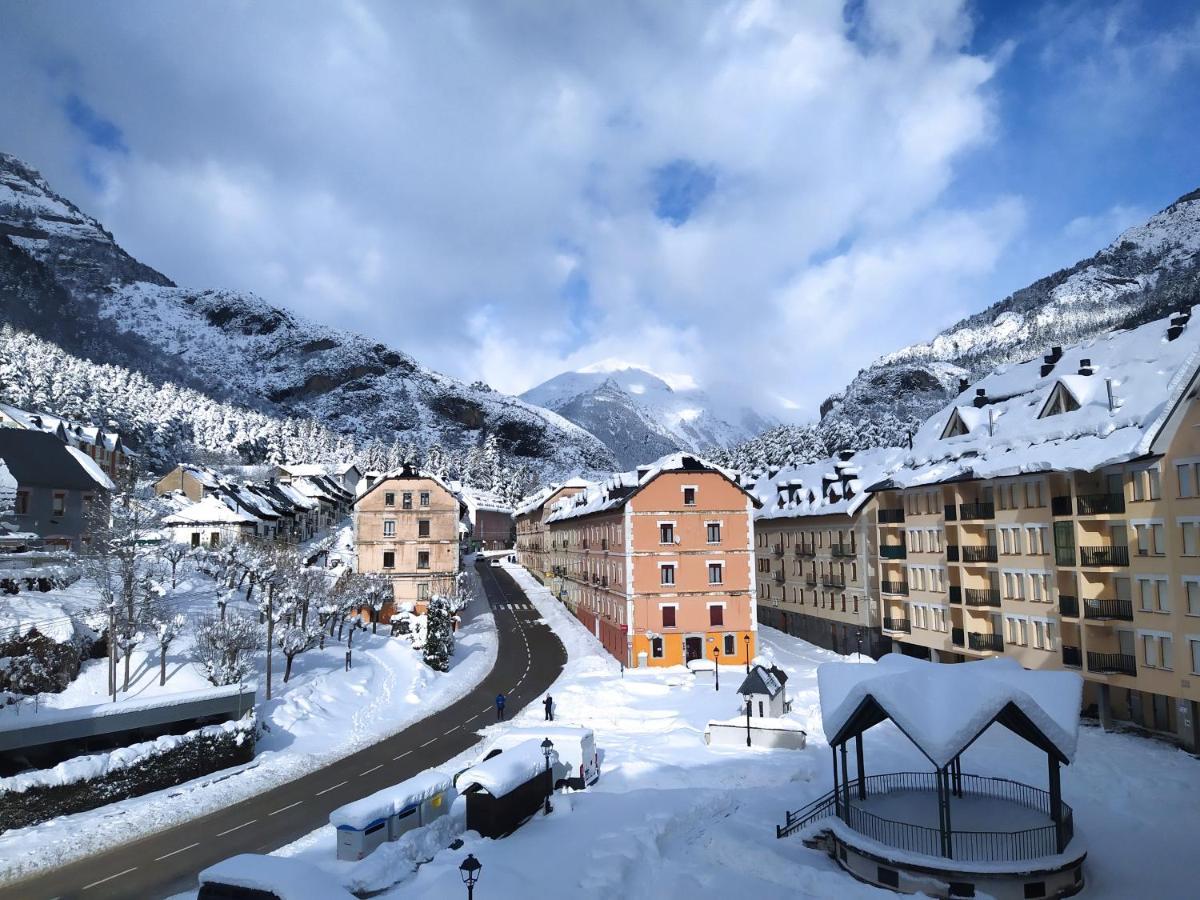 Apartamento De Montana "Nueva Canfranc" ภายนอก รูปภาพ