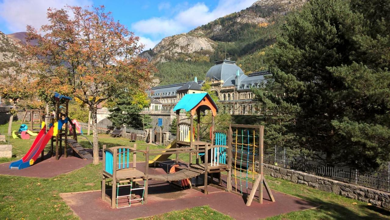 Apartamento De Montana "Nueva Canfranc" ภายนอก รูปภาพ